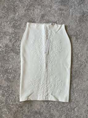 NWT Amanda Uprichard Winter White pencil Skirt Sz Med USA